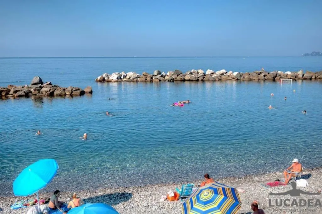 Alloggio Centrale Comodo Al Mare E Alla Stazione Chiavari Italy